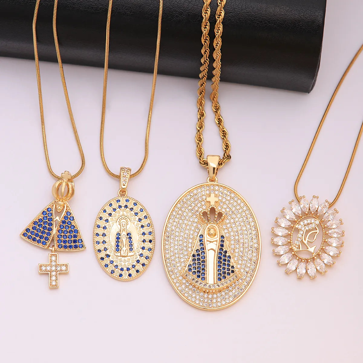 Necklaces For Snowy Days-Hip-hop Punk Round Virgin Mary Stainless Steel Artificial Gemstones Copper 18k Gold Plated Zircon Pendant Necklace In Bulk