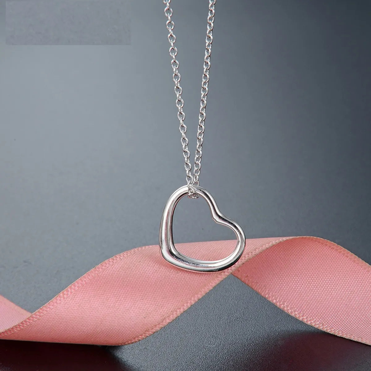 Necklaces Hold Test-Hollow Out Big Love Silver Necklace Women's Short Cross Clavicle Chain