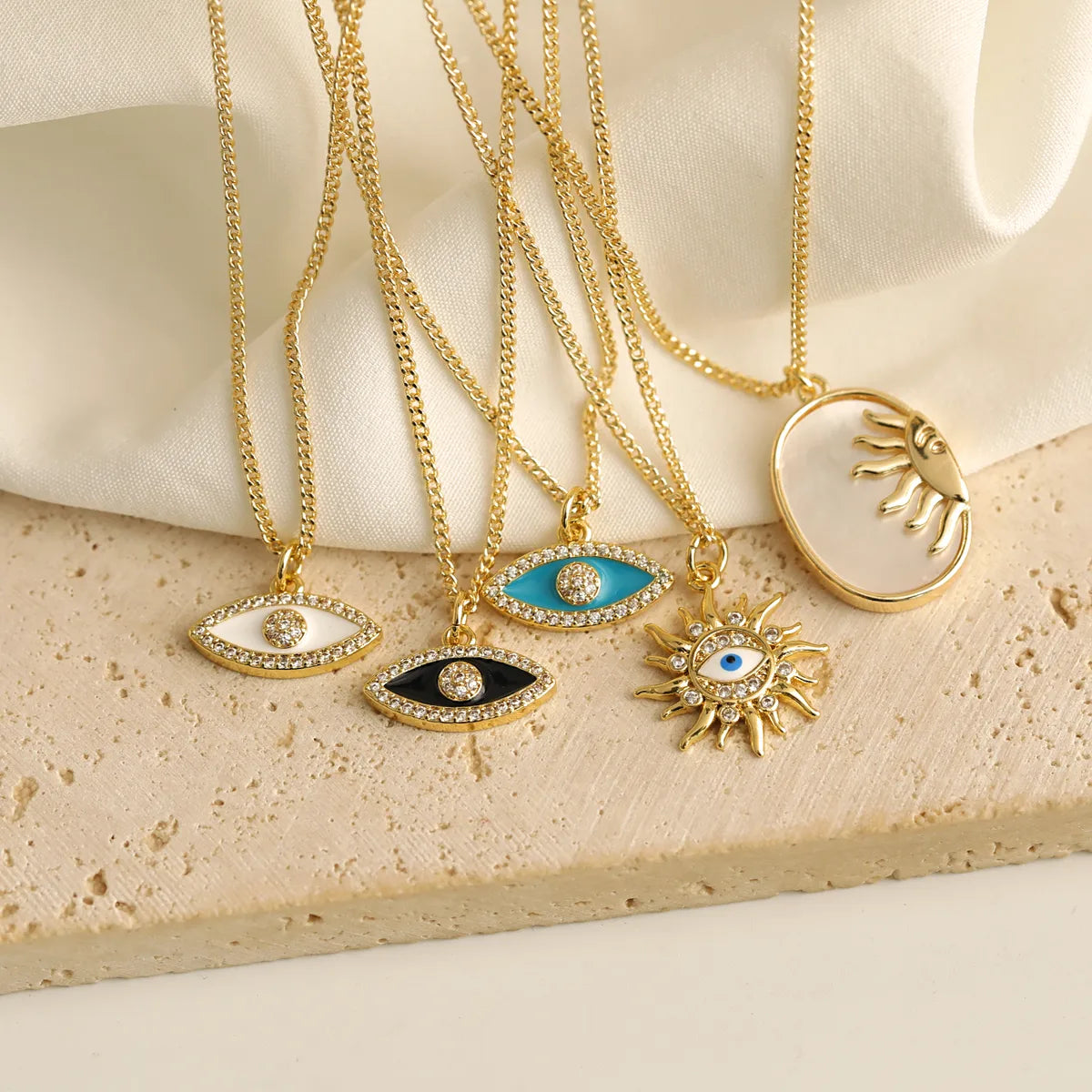 Necklaces For Solo Outings-Copper 18K Gold Plated Simple Style Classic Style Plating Sun Devil'S Eye Zircon Pendant Necklace