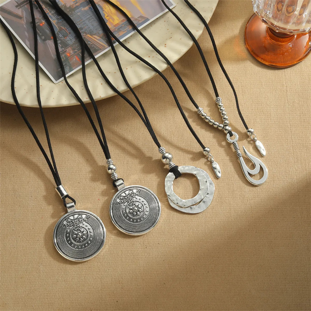 Necklaces Safety Guide-Vintage Style Simple Style Geometric Round CCB Alloy Rope Plating Women's Pendant Necklace