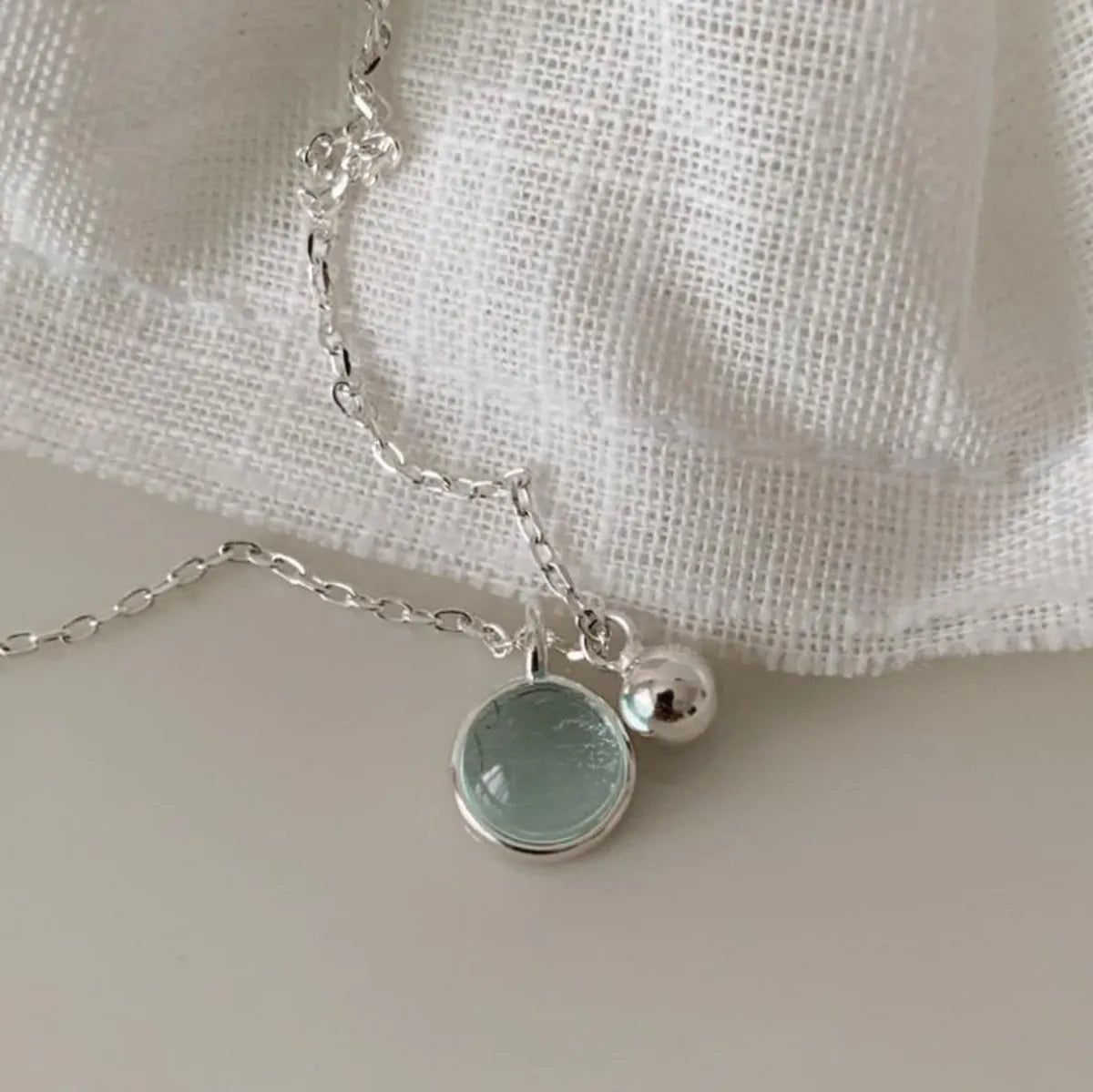 Best Classic Necklaces-Wholesale Simple Style Solid Color Sterling Silver Crystal Pendant Necklace