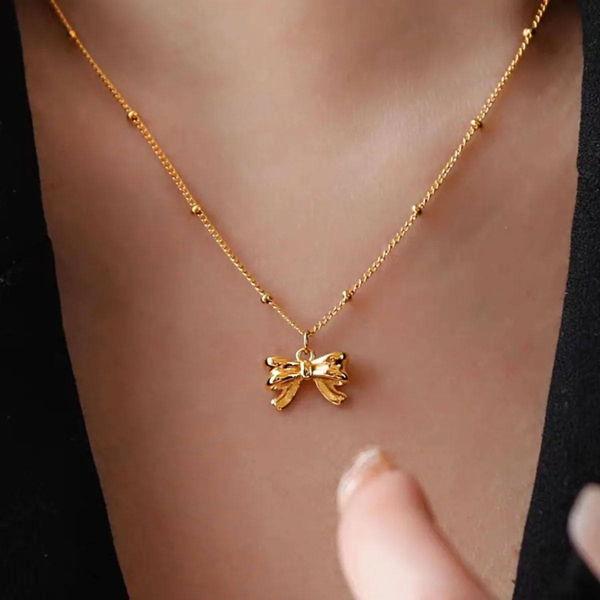 Necklaces For Narrow Frames-Titanium Steel Copper 18K Gold Plated Retro Bow Knot Pendant Necklace