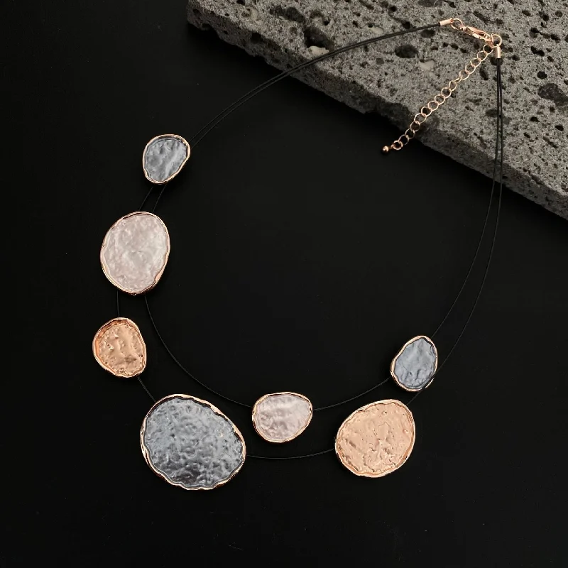 Gray Oval Necklace (Gold)