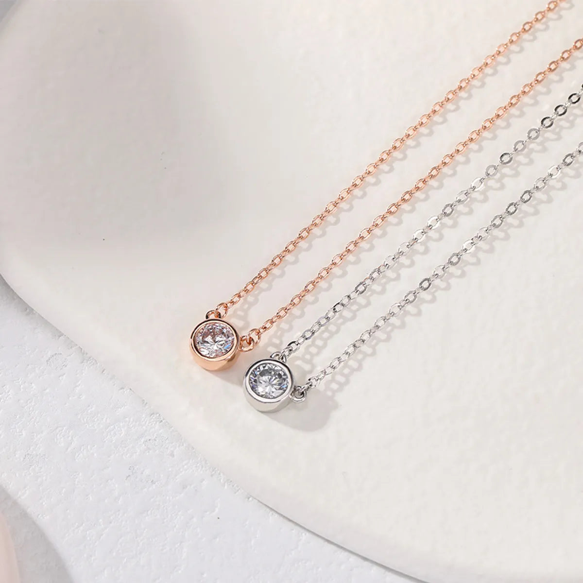 Necklaces For Layered Bracelets-Lady Round Sterling Silver Plating Inlay Zircon Pendant Necklace