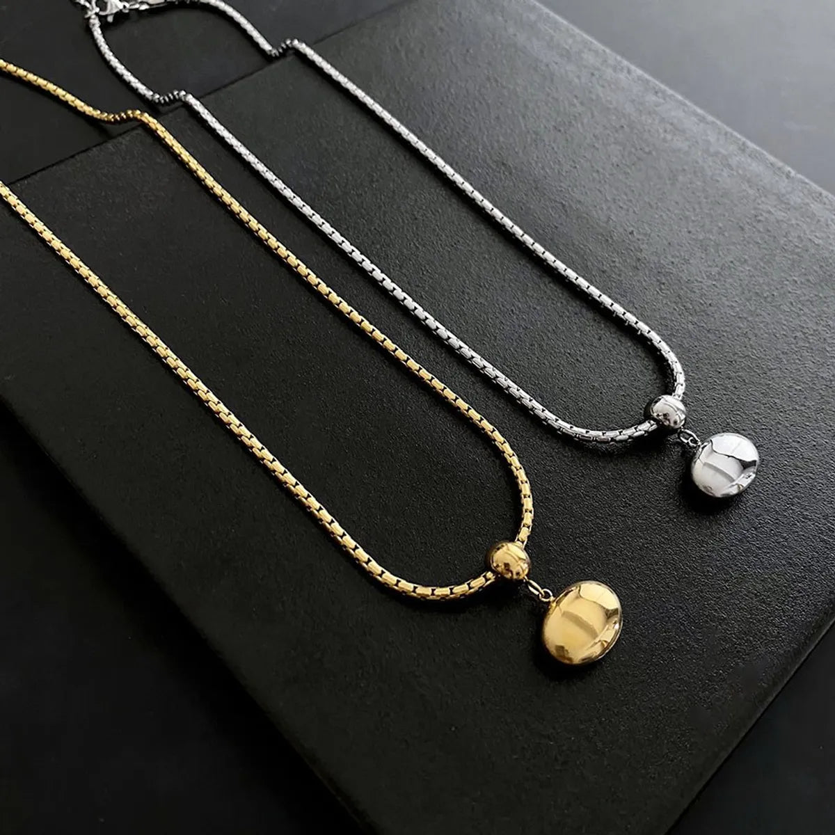 Best Heavy Necklaces-Simple Style Commute Solid Color Stainless Steel Titanium Steel Plating 18k Gold Plated Pendant Necklace