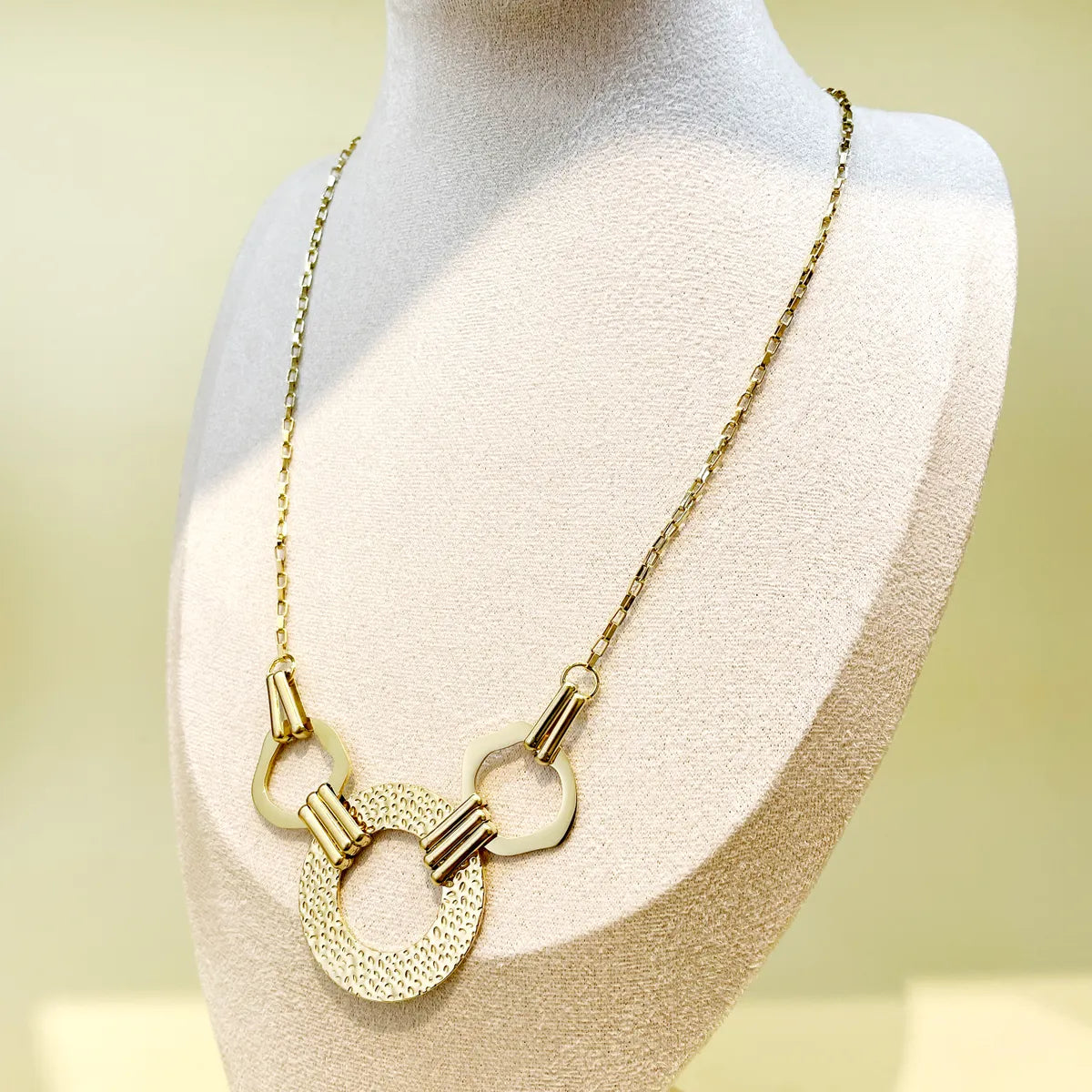 Necklaces Fit Guide-Casual Exaggerated Circle Stainless Steel Plating Hollow Out Gold Plated Long Necklace