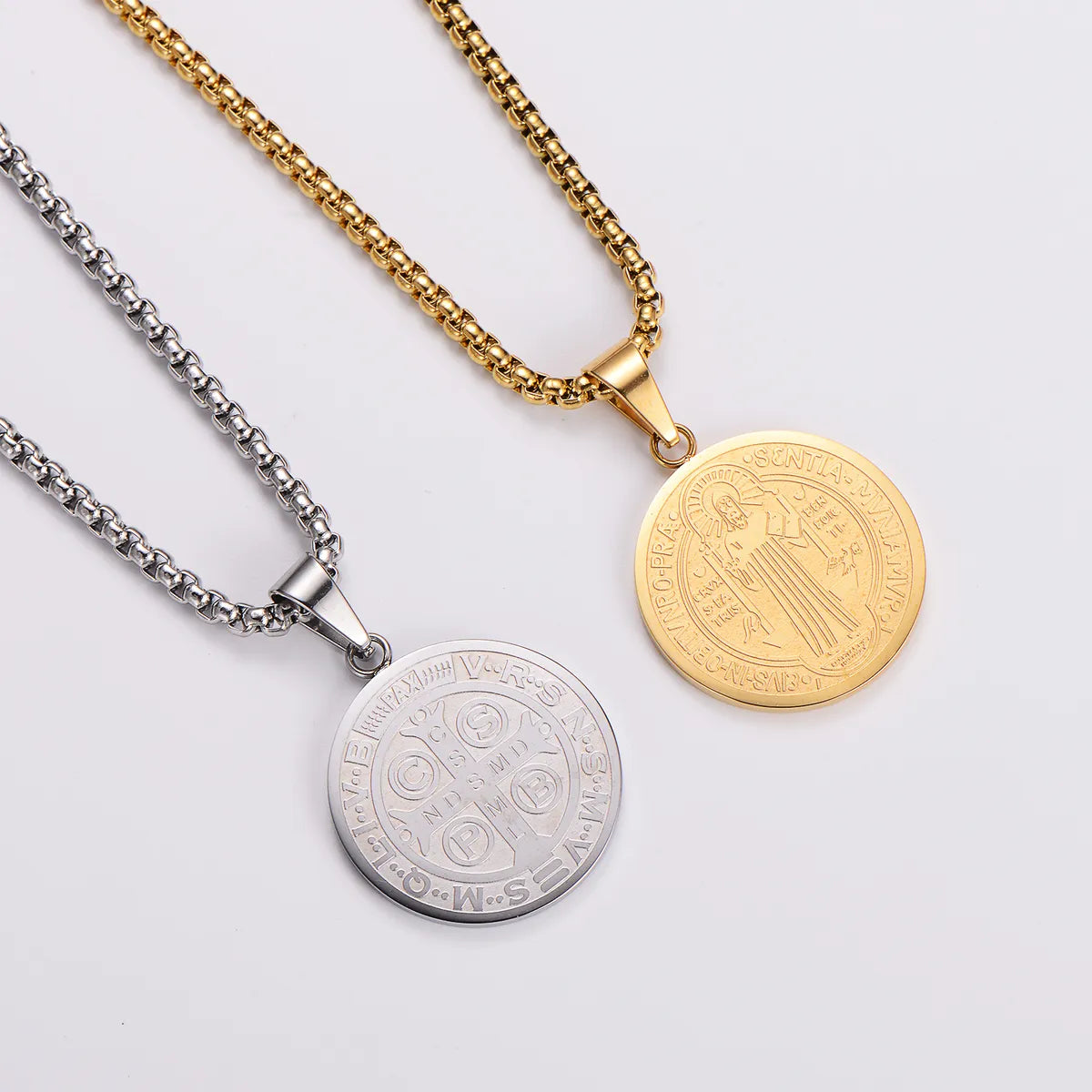 Necklaces For Wide Fits-Classic Style Round Stainless Steel Plating 18k Gold Plated Pendant Necklace