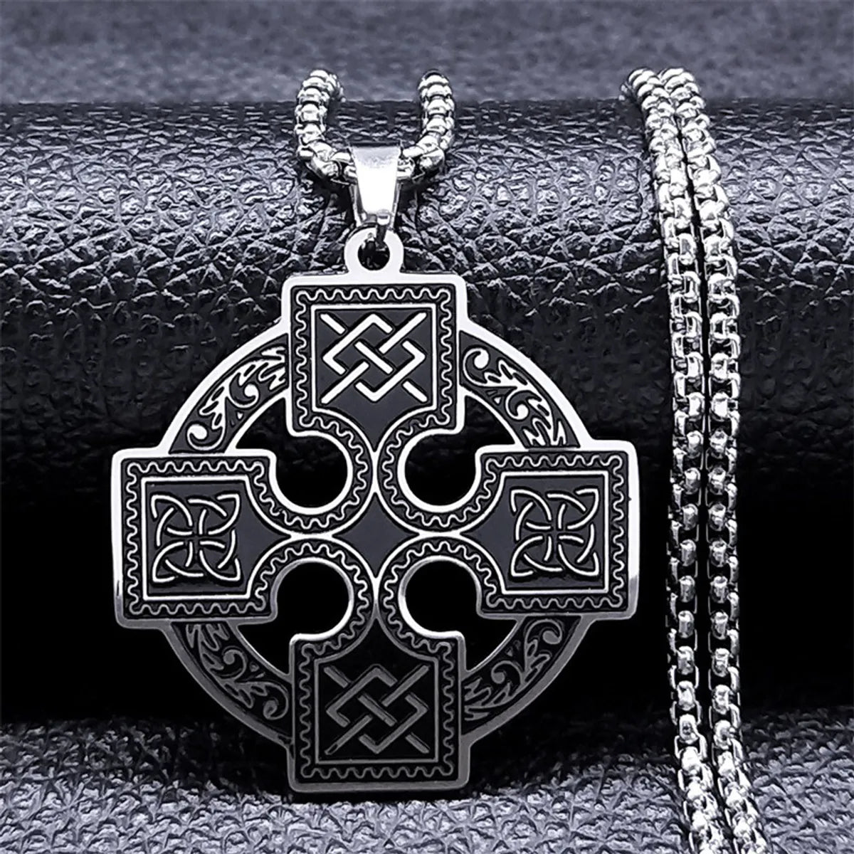 Necklaces For Winter Days-Gothic Hip-Hop Punk Knot 304 Stainless Steel Iron Hollow Out Silver Plated Unisex Pendant Necklace