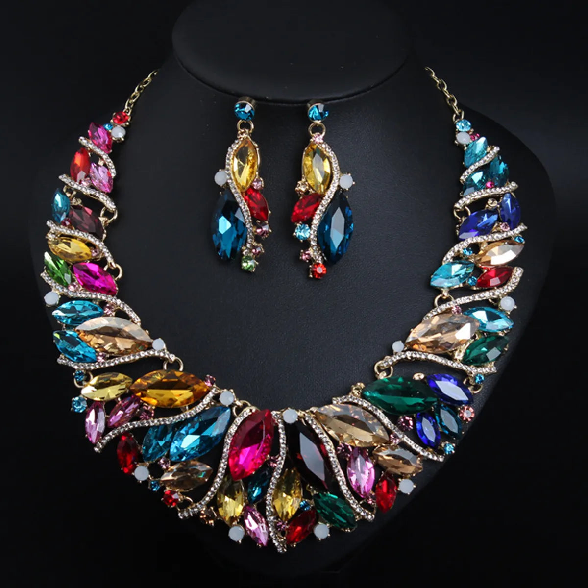 Best Shiny Necklaces-Lady Geometric Artificial Gemstones Alloy Wholesale Necklace