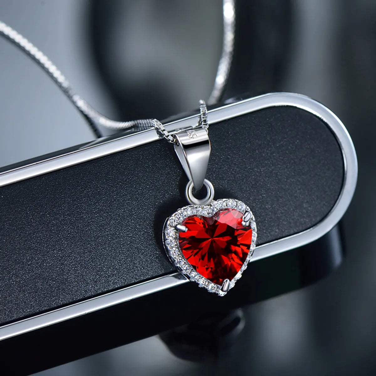 Necklaces With Matte Finish-Ins Style Elegant Heart Shape Sterling Silver Plating Inlay Zircon Rhodium Plated Pendant Necklace