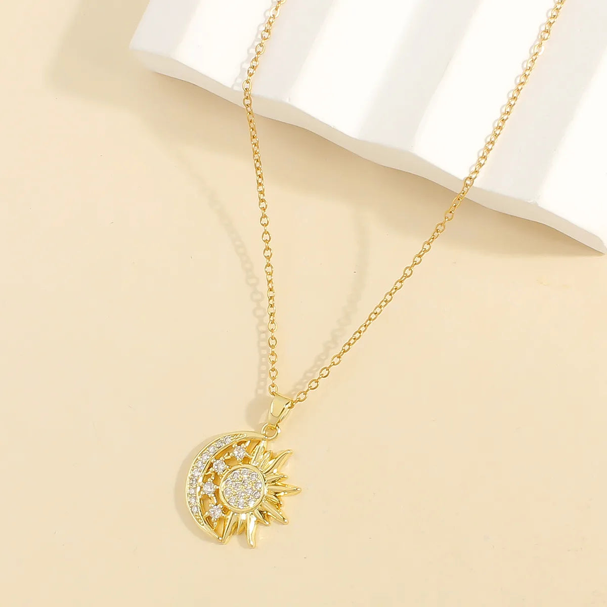 Necklaces For Edgy Looks-Wholesale Casual Elegant Sun Moon 304 Stainless Steel Copper Plating Inlay 18K Gold Plated Zircon Pendant Necklace