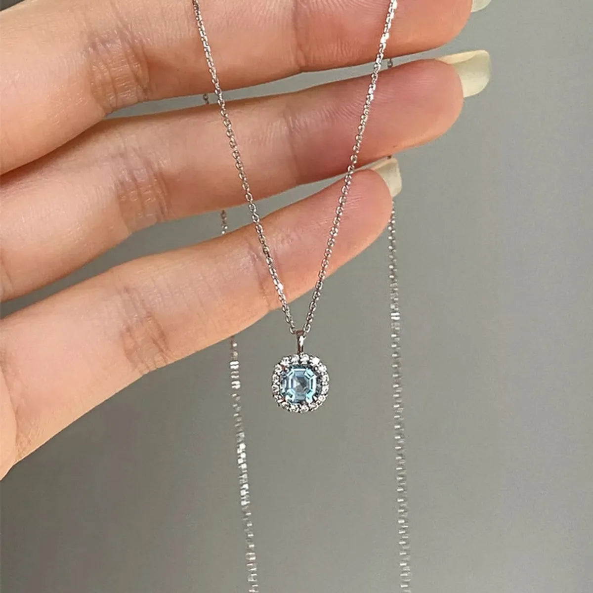 Best Wear Necklaces-Elegant Round Sterling Silver Inlay Zircon Pendant Necklace