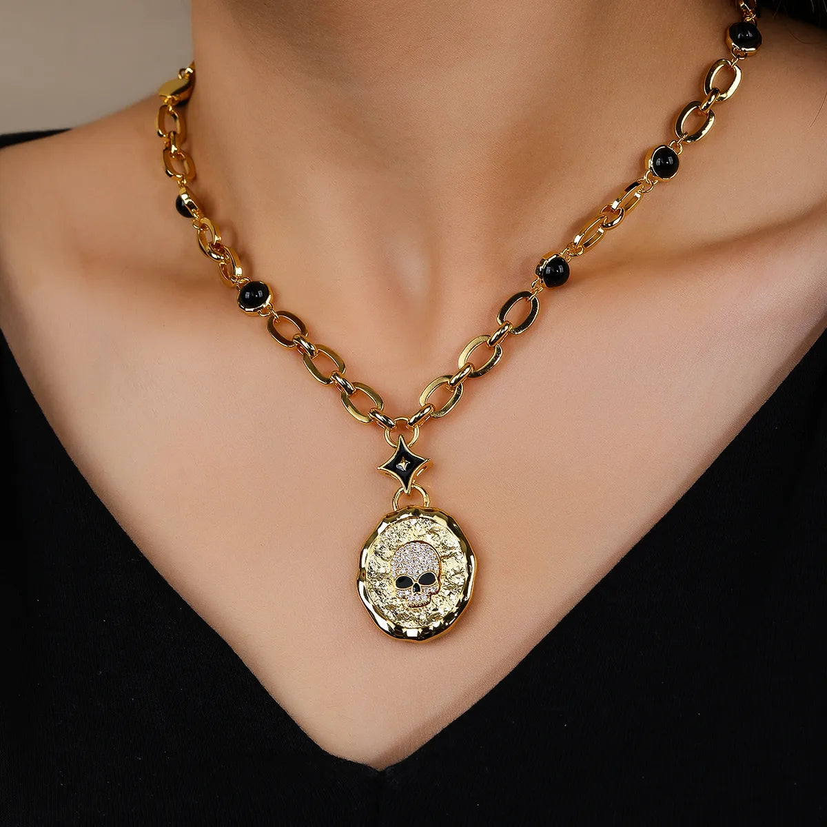 Necklaces For Huge Impact-Copper 18K Gold Plated Basic Modern Style Classic Style Shiny Metallic Inlay Skull Zircon Pendant Necklace